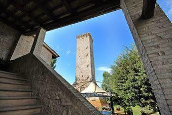 Agriturismo Le Due Torri Torre Quadrano Spello Exteriör bild