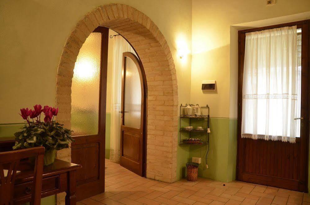Agriturismo Le Due Torri Torre Quadrano Spello Exteriör bild